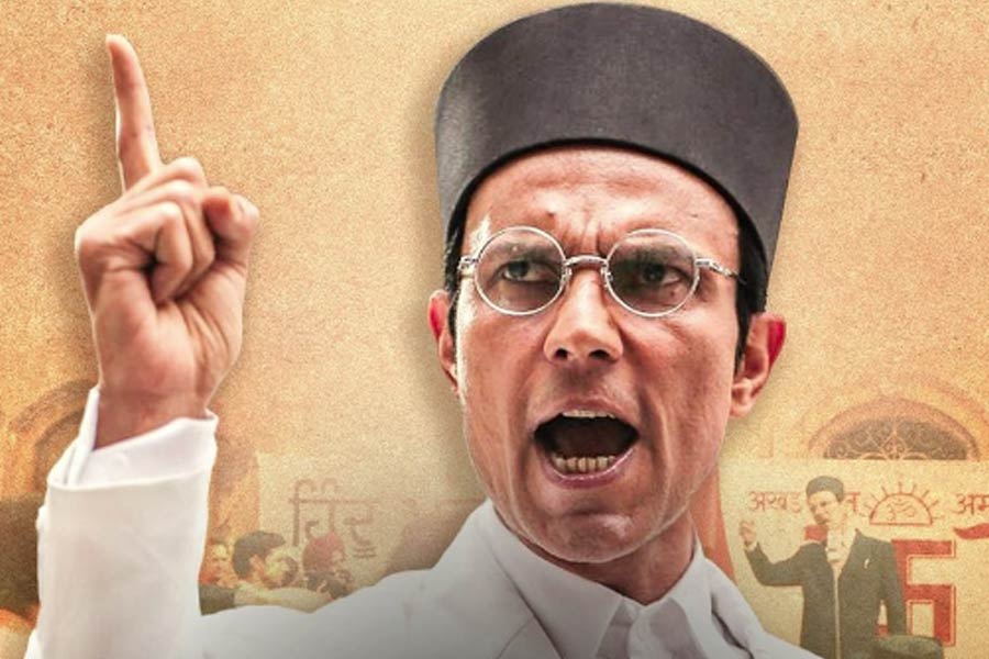 চলতি বছরের মার্চ মাসে প্রেক্ষাগৃহে মুক্তি পেয়েছে ‘স্বতন্ত্র বীর সাভারকর’। এই ছবির মুখ্যচরিত্রে অভিনয় করেছেন রণদীপ হুডা। পাশাপাশি এই ছবির পরিচালনা এবং প্রযোজনার দায়িত্বেও পালন করেছেন তিনি।