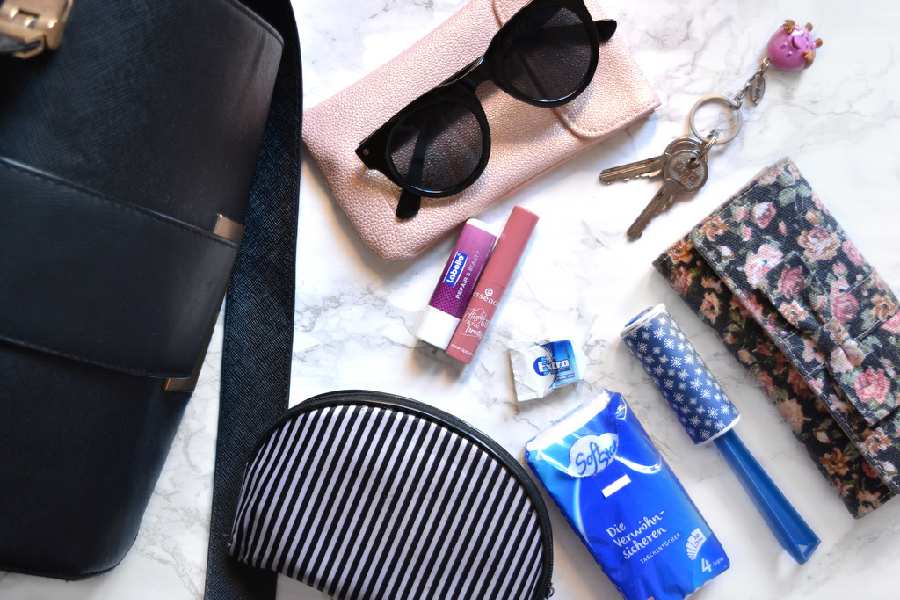 Summer essentials that you should carry in your handbag