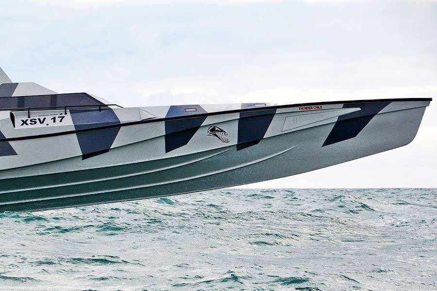 আমেরিকা, ব্রিটেন, ফ্রান্সের মতো দেশ আবার ভারত থেকে প্রতিরক্ষা ক্ষেত্রে প্রয়োজনীয় বৈদ্যুতিন সামগ্রী কেনে। মরিশাস, মলদ্বীপ আবার দ্রুত গতির জলযান কেনে ভারতের কাছ থেকে। জলপথে শত্রুপক্ষকে ধাওয়া করে ধরার জন্য এই দ্রুত গতির জলযানগুলি কার্যকর।