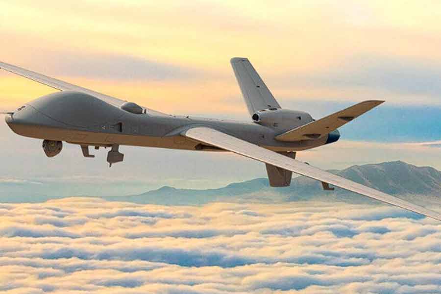 অস্ত্র বিক্রির নিরিখে এখনও প্রথম স্থানে আমেরিকা। তারা গোটা বিশ্বে ৪২ শতাংশ অস্ত্রের জোগানদার। দ্বিতীয় স্থানে ফ্রান্স (১১ শতাংশ) এবং রাশিয়া (১১ শতাংশ)। তার পর আছে চিন (৫.৮ শতাংশ)।