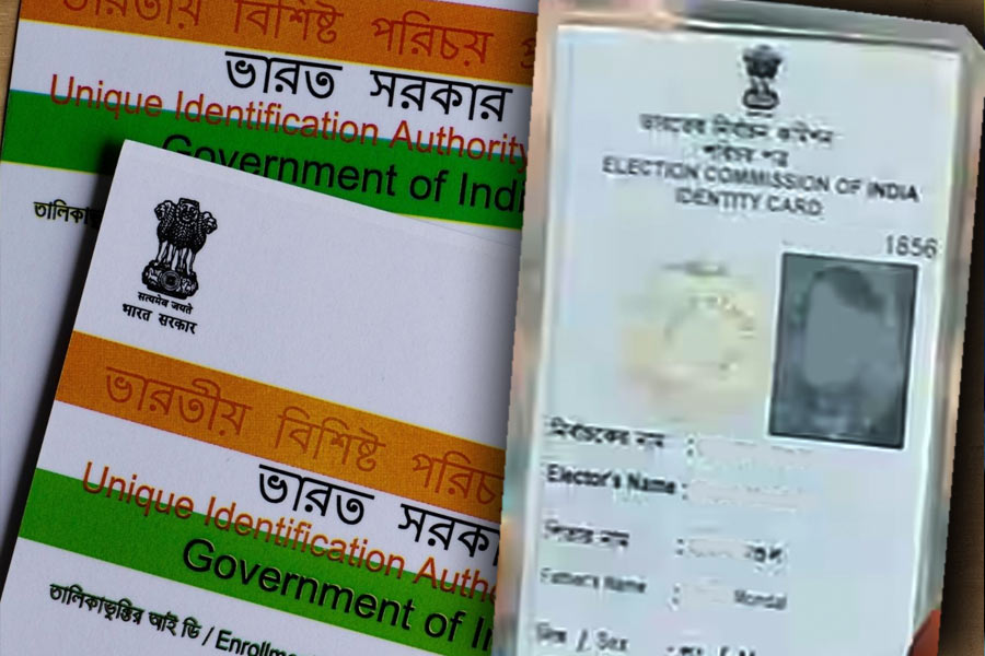 Ahead of Lok Sabha Election 2024 what Election Commission says on voter card (EPIC) and Aadhaar link