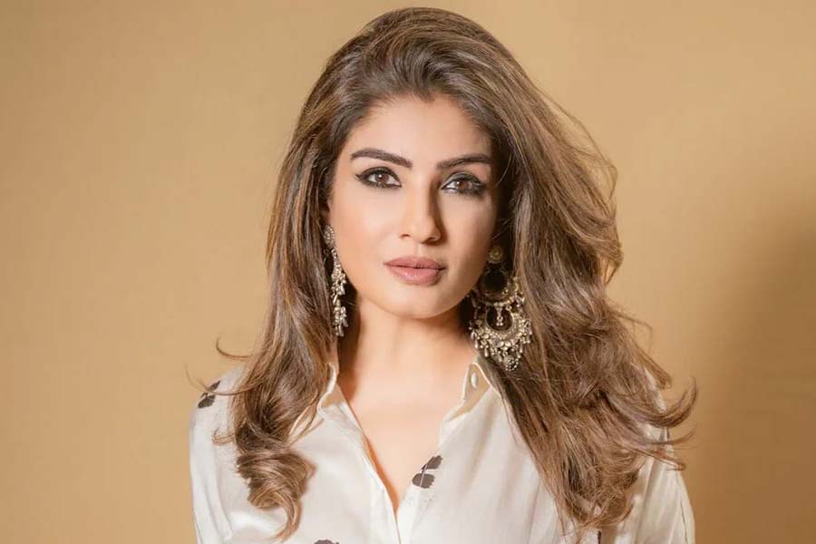 সাক্ষাৎকারে রবিনা জানান, অক্ষয়ের সঙ্গে বিচ্ছেদের পর তাঁকে নিয়ে নানা গুজব ছড়ায়। এমনকি তাঁর দুই দত্তক কন্যাকে নিয়েও অসত্য কথা রটানো হয়েছে। বলি অভিনেতার সঙ্গে প্রাক্তন সম্পর্ক নিয়েও মুখ খোলেন তিনি।