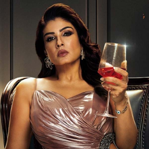 ২০২২ সালে ‘কেজিএফ’ ছবির দ্বিতীয় পর্বে গুরুত্বপূর্ণ চরিত্রে অভিনয় করেন রবিনা। চলতি বছরে মুক্তিপ্রাপ্ত ‘কর্মা কলিং’ নামের ওয়েব সিরিজ়ে অভিনয় করতে দেখা যায় তাঁকে।