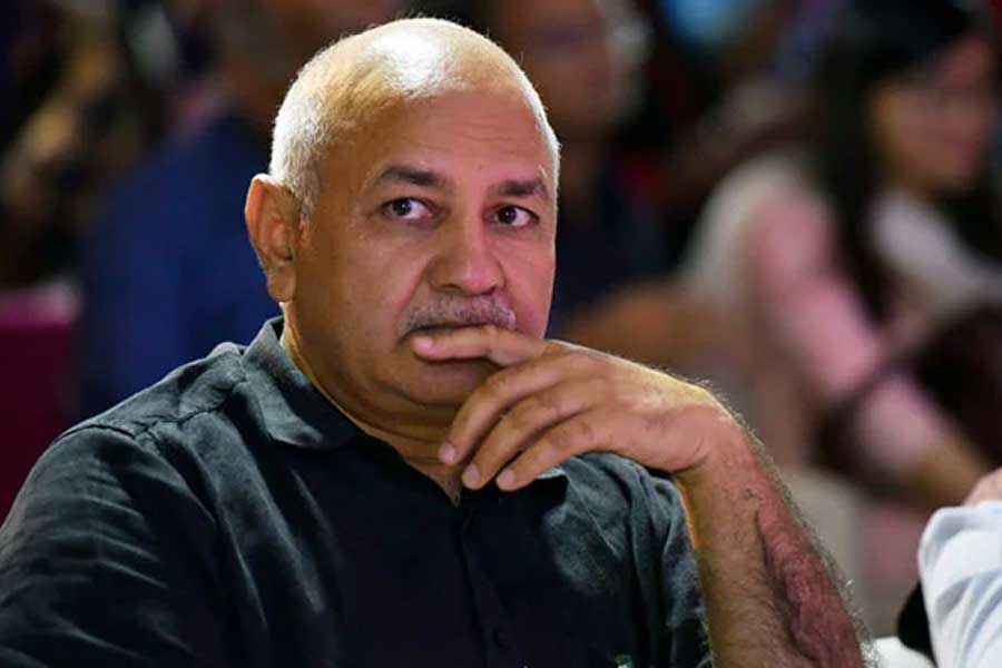 Who are Delhi CM Arvind Kejriwal's neighbours in Tihar Jail