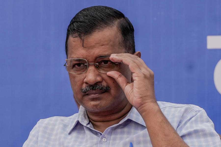 Who are Delhi CM Arvind Kejriwal's neighbours in Tihar Jail