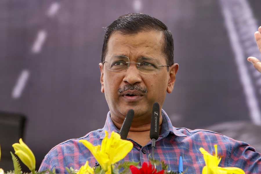 Who are Delhi CM Arvind Kejriwal's neighbours in Tihar Jail