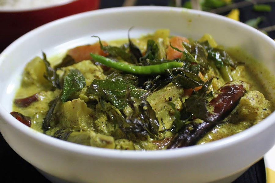 How to Make Neem Shukto During Summer to Stay Healthy