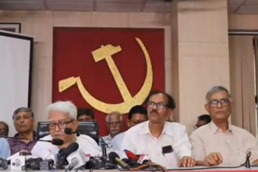 আলিমুদ্দিন স্ট্রিটে বাম প্রার্থী তালিকা প্রকাশ।