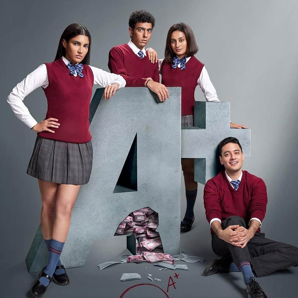 সম্প্রতি ওটিটি প্ল্যাটফর্মে মুক্তি পেয়েছে ‘ফরৈ’ নামের থ্রিলার ঘরানার একটি হিন্দি ছবি। এই ছবির মাধ্যমে বড় পর্দায় আত্মপ্রকাশ করেন সলমন খানের ভাগ্নি আলিজ়ে অগ্নিহোত্রী। যদিও ২০২৩ সালে প্রেক্ষাগৃহে মুক্তি পায় এই ছবি। ‘ফরৈ’ ছবিতেও অভিনয় করতে দেখা যায় জুহিকে।