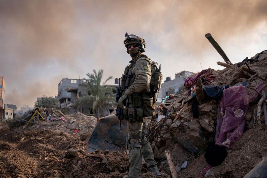 Iran warns US to step aside as it prepares to hit Israel