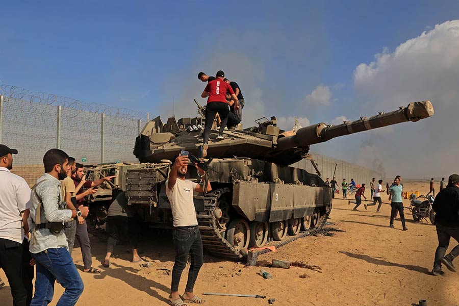 Iran warns US to step aside as it prepares to hit Israel