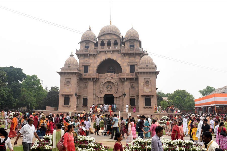 স্বামী শরণানন্দের স্মরণ সভা ও ভান্ডারা অনুষ্ঠানে ভক্তদের ভিড় বেলুড়মঠে।