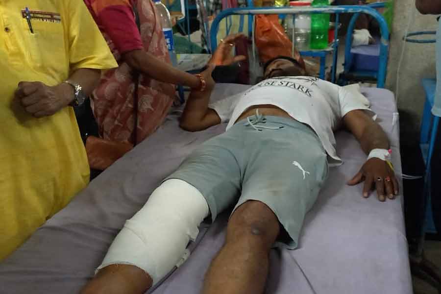 হাসপাতালে চিকিৎসাধীন প্রাক্তন তৃণমূল কাউন্সিলরের স্বামী।