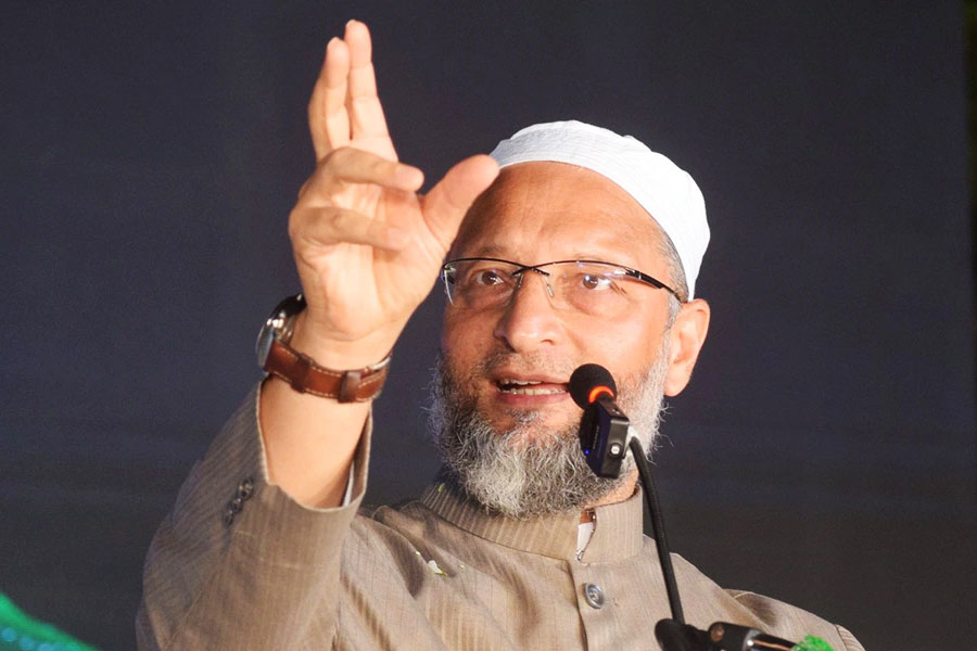 BJP made Madhavi Latha candidate in Hyderabad against Asaduddin Owaisi