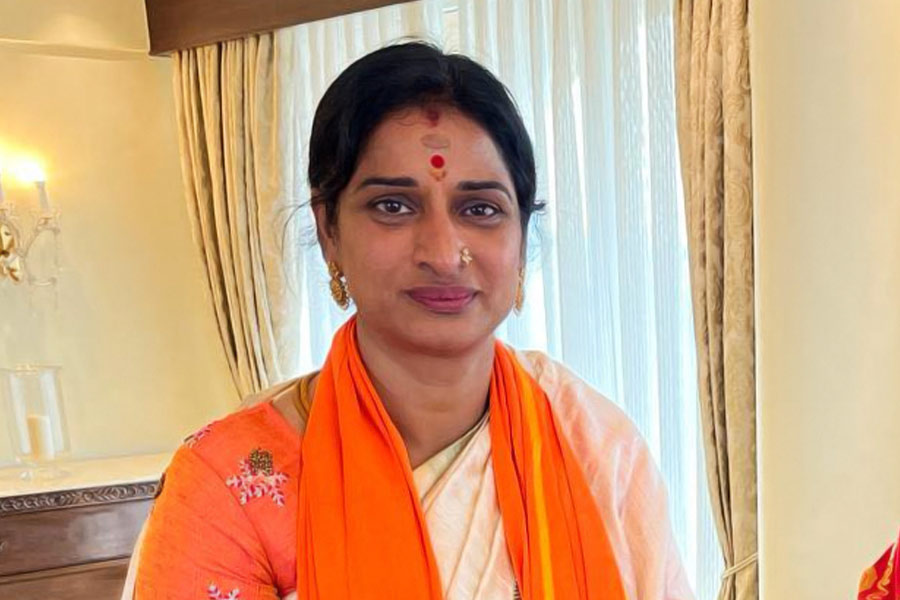 BJP made Madhavi Latha candidate in Hyderabad against Asaduddin Owaisi