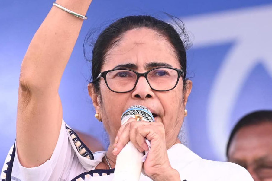 Mamata Banerjee attacked Narendra Modi on Central agencies from Bankura rally