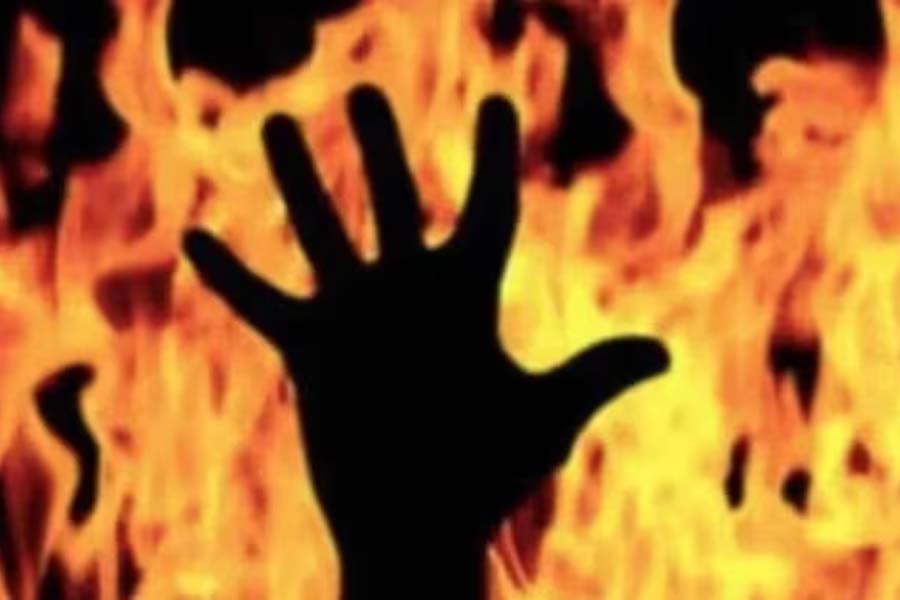 A youth died due to sudden fire break out at night