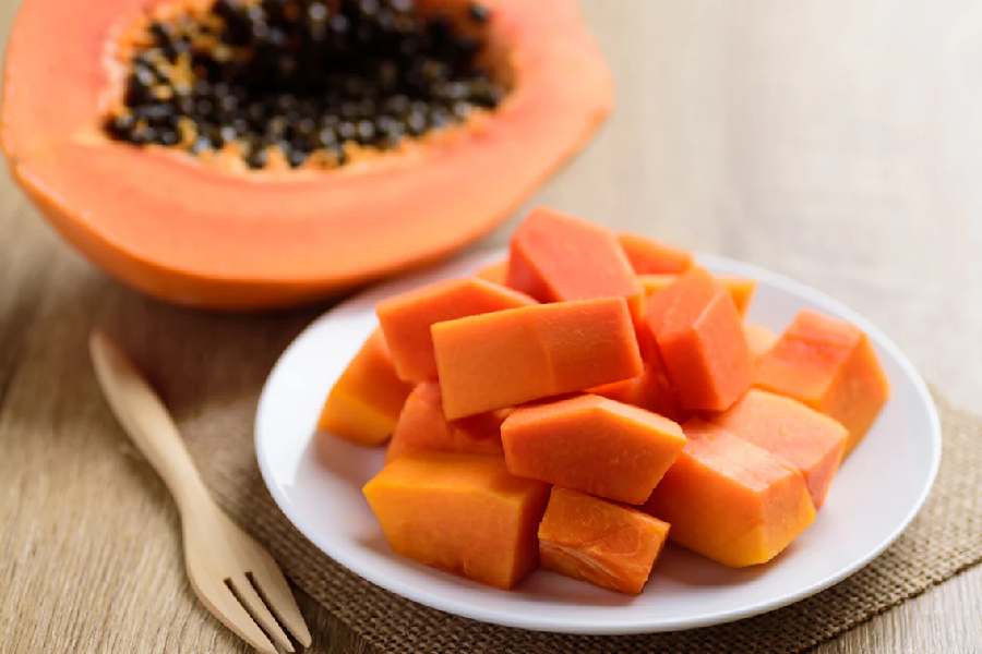 Side effects of regularly eating papaya on empty stomach