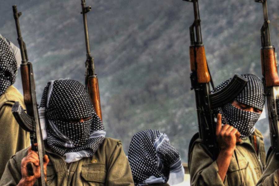 গত বছরের সেপ্টেম্বরে খুন হন লস্কর-ই-তৈবার শীর্ষ কমান্ডার রিয়াজ় আহমেদ। পাকিস্তানের অভিযোগ, সন্ত্রাসবাদী সংগঠন ইসলামিক স্টেটস বা আইএস-এ যোগ দিতে ইচ্ছুক কিছু যুবকের সঙ্গে টেলিগ্রাম চ্যানেলের মাধ্যমে যোগাযোগ করেন ভারতের গুপ্তচর সংস্থার এজেন্টরা।