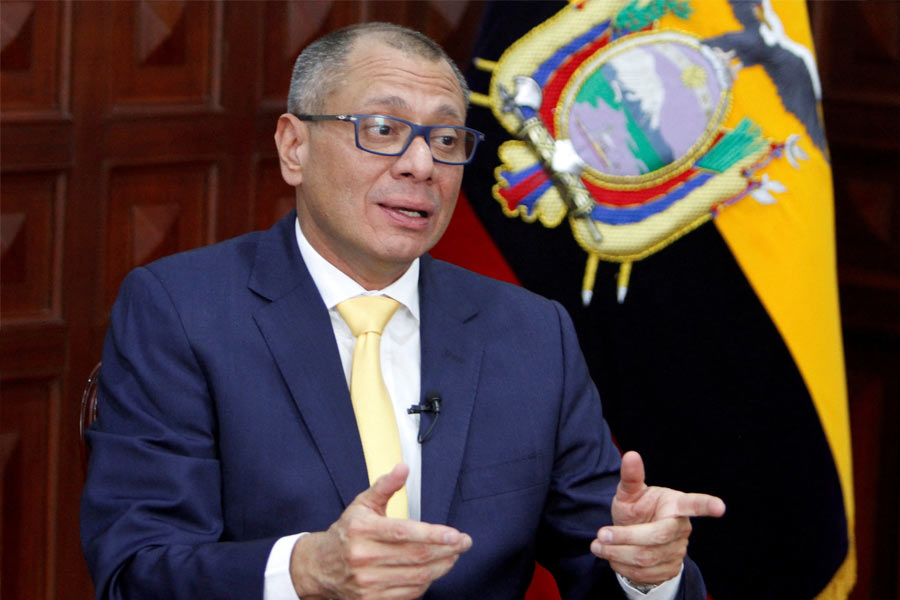 International community condemns Ecuador for raiding Mexico's embassy in Quito