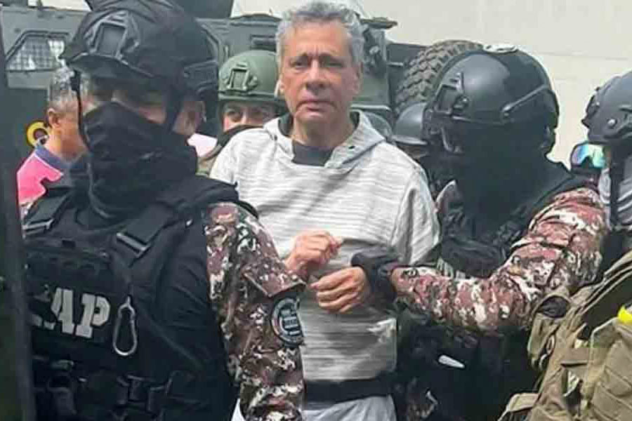 International community condemns Ecuador for raiding Mexico's embassy in Quito