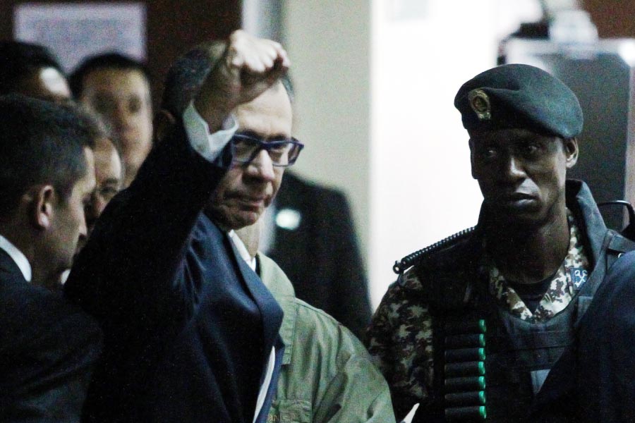 International community condemns Ecuador for raiding Mexico's embassy in Quito