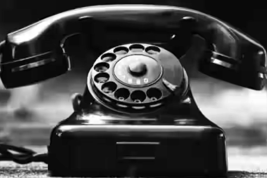 Woman falls in love with her husband’s lover’s husband