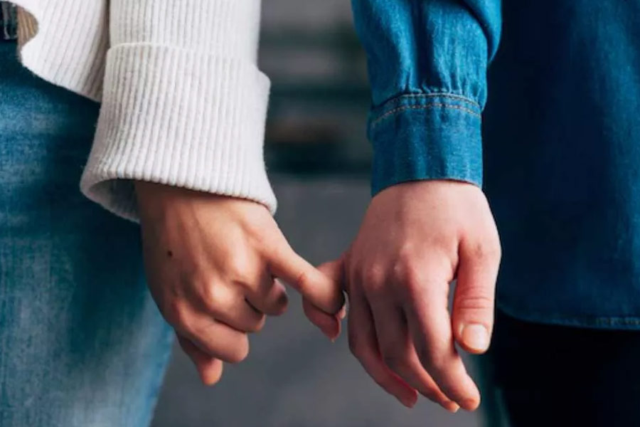 Woman falls in love with her husband’s lover’s husband