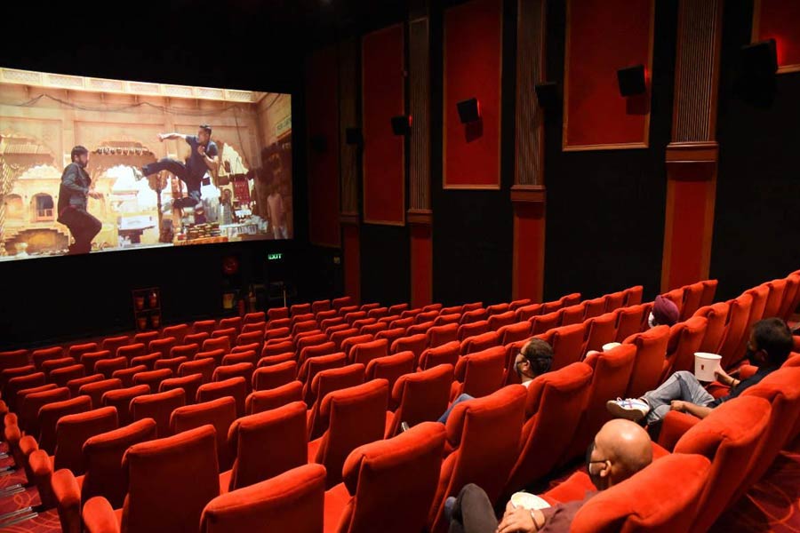 Woman falls in love with her husband’s lover’s husband