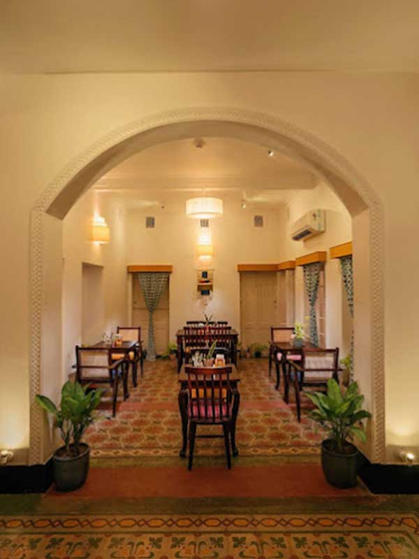 Roastery Coffee House 