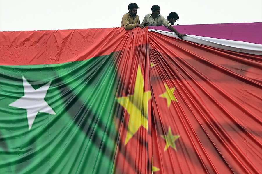 Pakistan reportedly prefers China over US on diplomatic relation