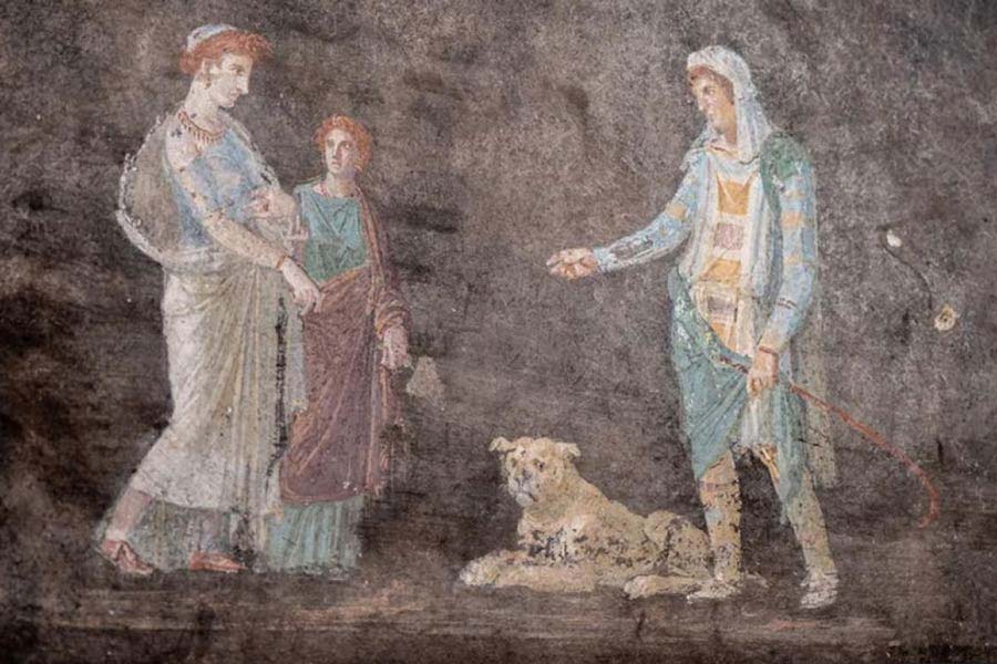 Stunning frescoes of Greek mythological characters found in ancient roman town Pompeii