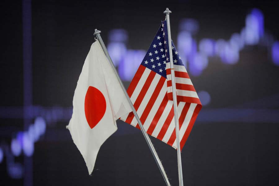 America want to strong bonding with Japan and Philippines