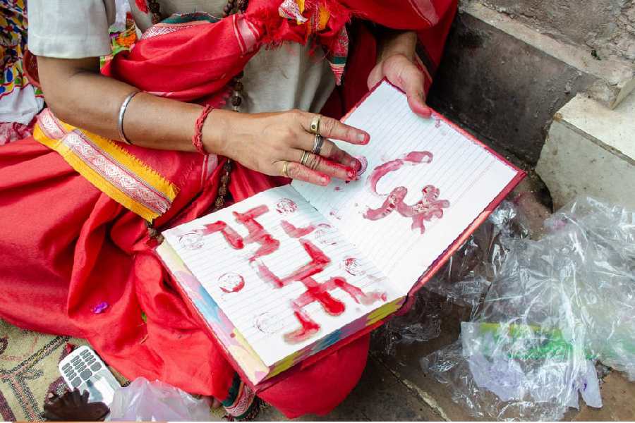 নতুন বছরের নতুন খাতা।