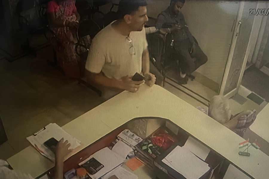 CCTV footage shows How Bengaluru Cafe Blast accused repeatedly changes hotels in Kolkata