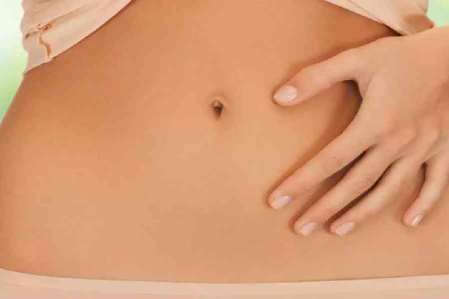 Five benefits of belly button oiling and right way to do it
