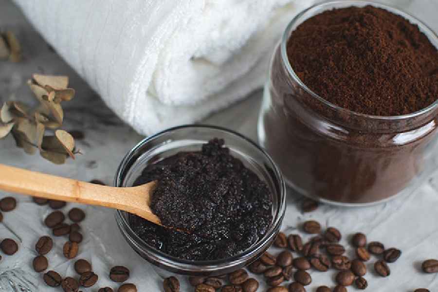 Three wondrous coffee hair masks for healthy, shiny hair