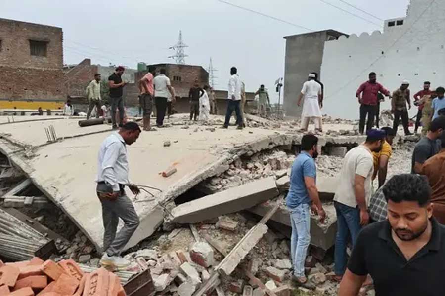 2 deaths after building collapses in Uttar Pradesh\\\'s Muzaffarnagar