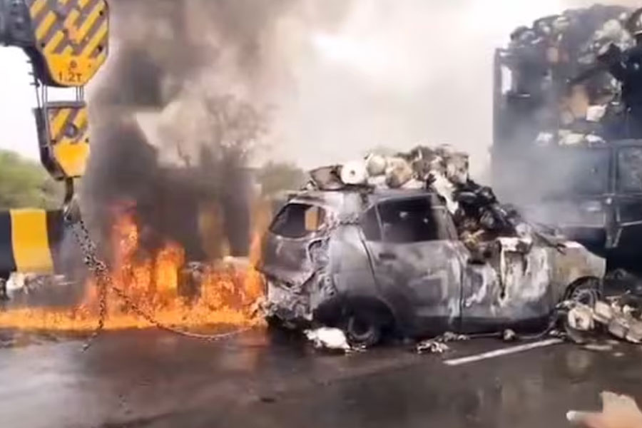 7 of family dead as car catches fire after collision with truck in Rajasthan
