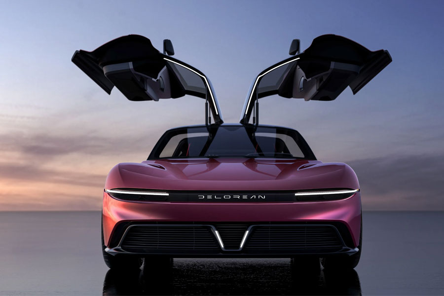 কথায় বলে, ‘পড়াশোনা করে যে, গাড়িঘোড়া চড়ে সে’। বিলাসবহুল গাড়িতে চড়ার শখ যে কমবেশি অনেকের রয়েছে, তা অস্বীকার করা যায় না। কিন্তু কখনও ভেবেছেন, জীবনে এমন কোনও গাড়িতে চেপে ঘুরবেন যার দৈর্ঘ্য নীল তিমির চেয়েও বেশি?