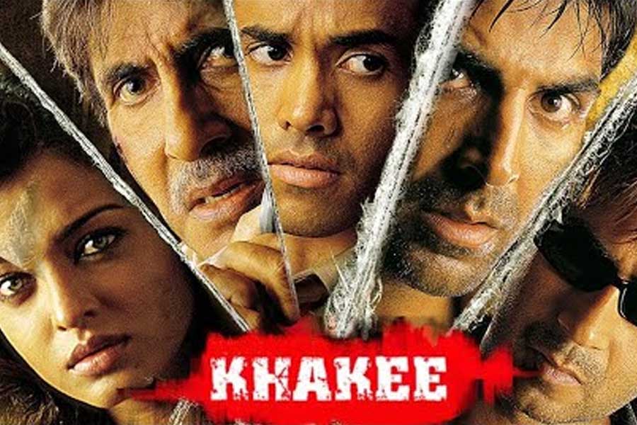 ২০০৪ সালের জানুয়ারি মাসে রাজকুমার সন্তোষীর পরিচালনায় প্রেক্ষাগৃহে মুক্তি পায় অ্যাকশন ঘরানার ছবি ‘খাকি’। এই ছবিতে অভিনয় করেন অমিতাভ বচ্চন, অজয় দেবগন, অক্ষয় কুমার, ঐশ্বর্যা রাই বচ্চনের মতো বলি তারকারা।