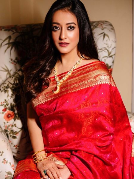 Raima Sen's attractive glam style in red dress dgtl
