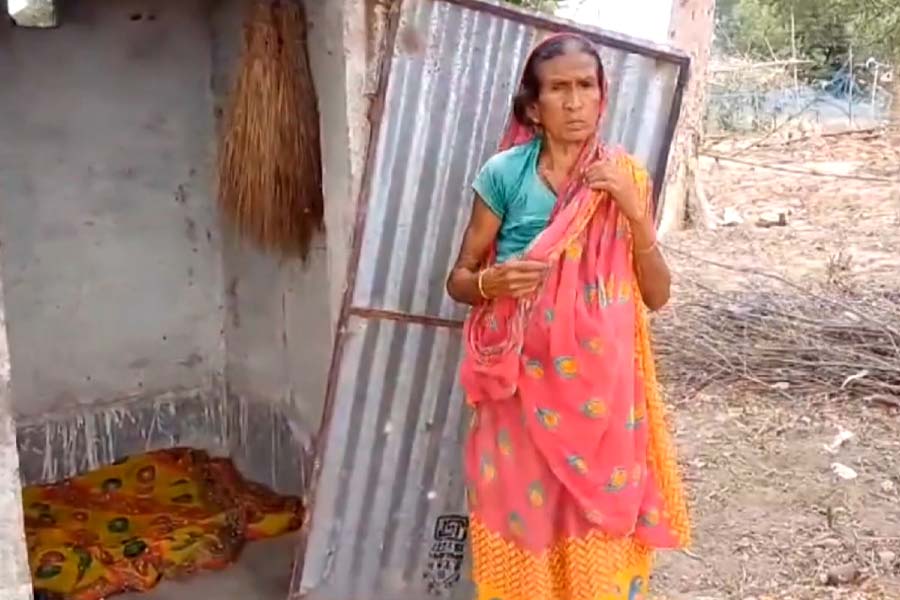 An abandoned toilet has become home for a 66-year-old woman in Purulia dgtl