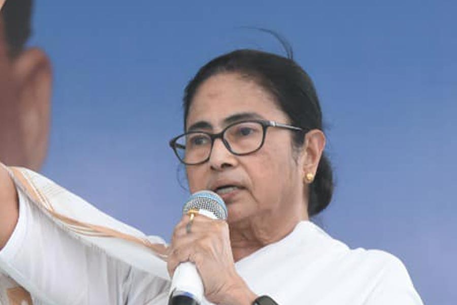 Mamata Banerjee announces her government will release the fund of 11 lacs house to be made under Banglar Bari scheme dgtl