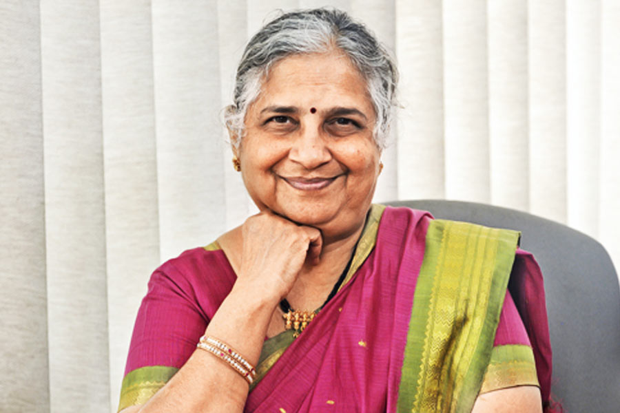 From Ratan Tata to Dhirubai Ambani, what were the first jobs of these successful Indians 