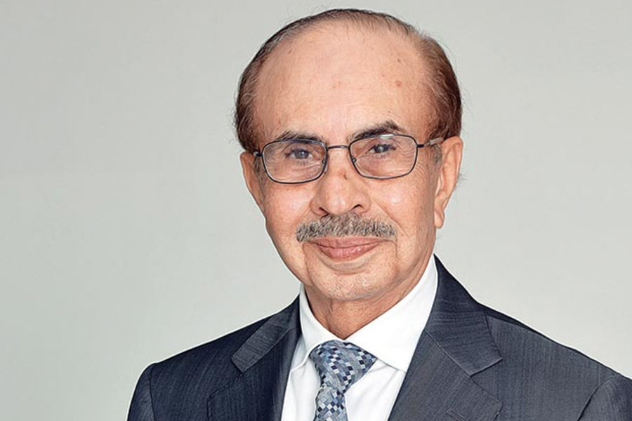 From Ratan Tata to Dhirubai Ambani, what were the first jobs of these successful Indians 