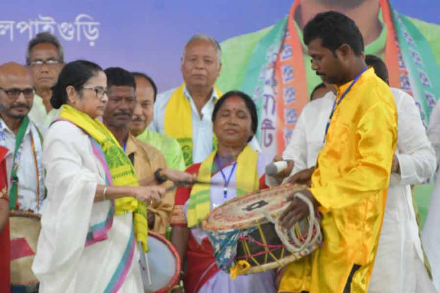 Mamata Banerjee again gave assurance regarding relief and compensation to cyclone victims