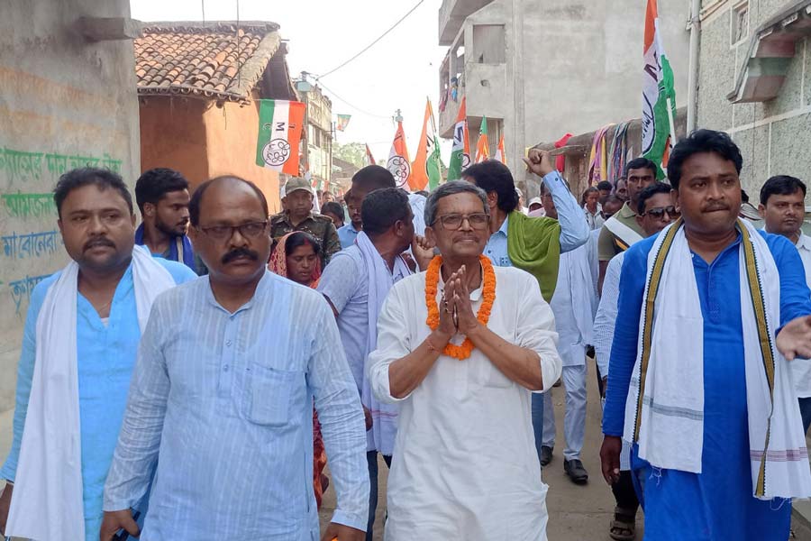 TMC Candidate Shantiram Mahato avoided BJP candidate's house during election campaign in Jhalda