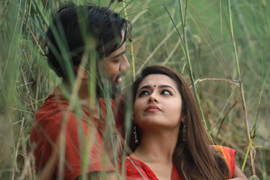 Review of Bangladeshi film Kacher Manush Dure Thuiya starring Tasnia Farin dgtl