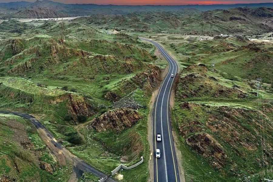 রুক্ষ জমির মাঝে এই সবুজ চোখে পড়ার মতো। অনেক সমাজমাধ্যম ব্যবহারকারীই এখানে তাঁবু খাটিয়ে থাকার ইচ্ছাপ্রকাশ করেছেন। অনেকে আবার বলেছেন, এখানে রিসর্ট চালু করা উচিত।